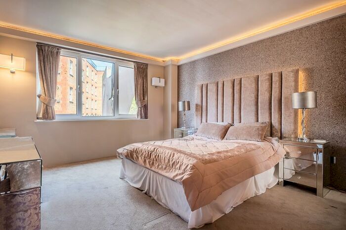 2 Bedroom Flat To Rent In Lower Sloane Street, London, SW1W