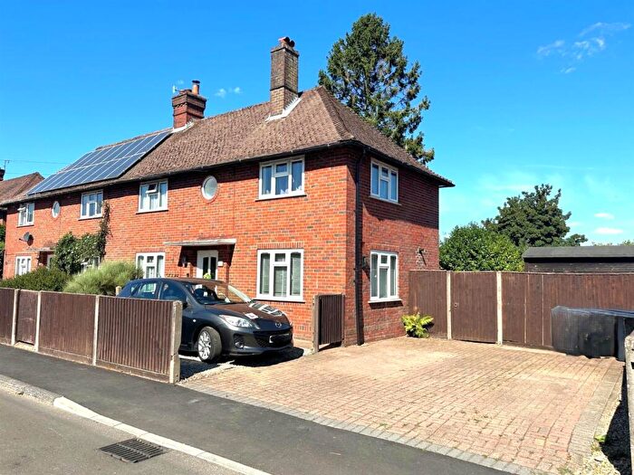 3 Bedroom Semi Detached House For Sale In Sun Brow, Haslemere, GU27