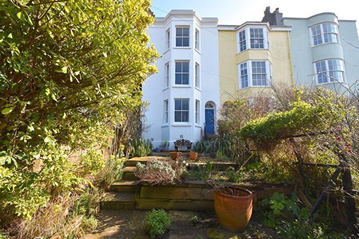 4 Bedroom End Of Terrace House For Sale In Castle Hill Road, Hastings, TN34