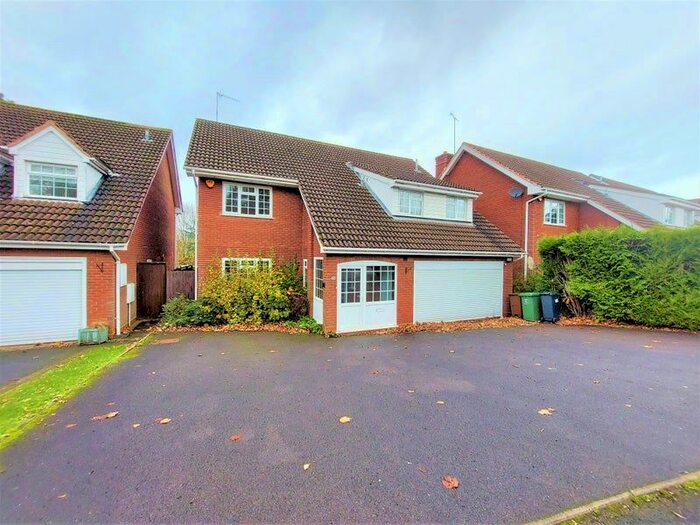 4 Bedroom Detached House To Rent In Park Avenue, Solihull, B91