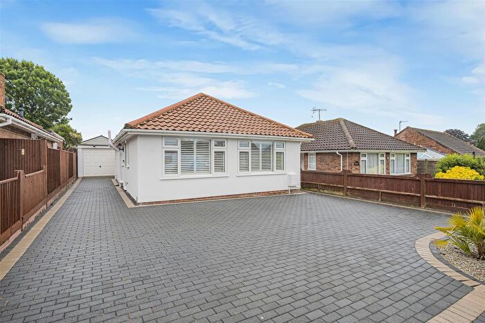 2 Bedroom Detached Bungalow For Sale In Upper Chyngton Gardens, Seaford, BN25