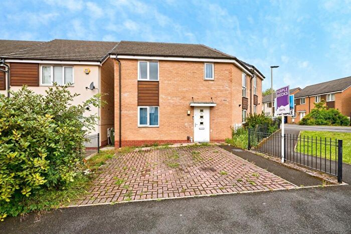 3 Bedroom Semi Detached House For Sale In Webley Grove, Dudley, DY1
