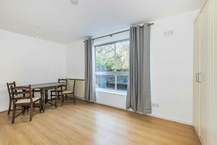 Studio To Rent In Cromwell Road, Earl`S Court, SW5