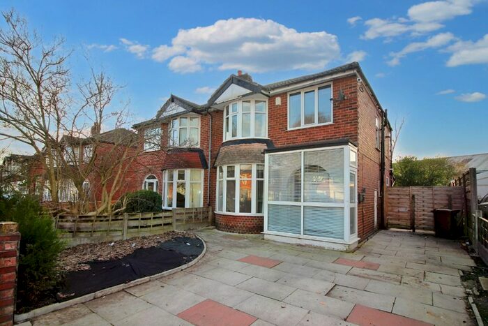 3 Bedroom Semi-Detached House To Rent In Manchester Road, Bury, BL9