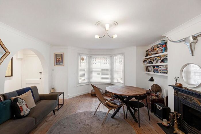 2 Bedroom Flat For Sale In Beaufort Street, Chelsea, SW3