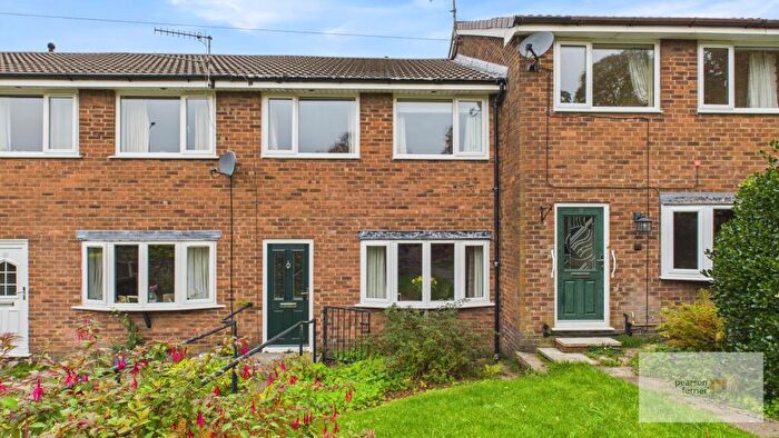 3 Bedroom Town House For Sale In Bolton Road North, Ramsbottom, Bury, BL0