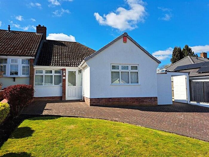 3 Bedroom Semi-Detached Bungalow For Sale In Hillmorton Road, Four Oaks, Sutton Coldfield, B74