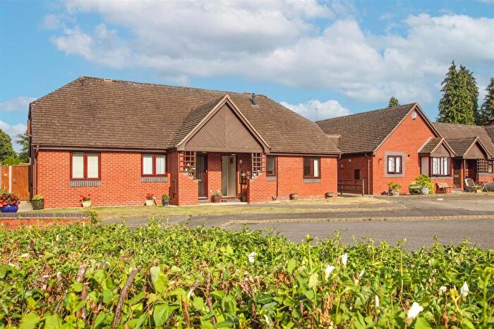 2 Bedroom House For Sale In Holioake Drive, Off Myton Road, Warwick, CV34