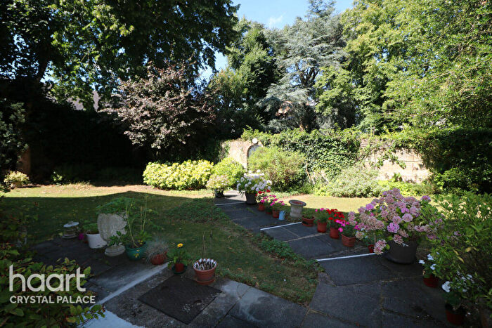 2 Bedroom Flat For Sale In Fox Hill, London, SE19
