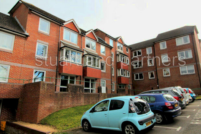1 Bedroom Flat To Rent In Heath Road, Haywards Heath, RH16