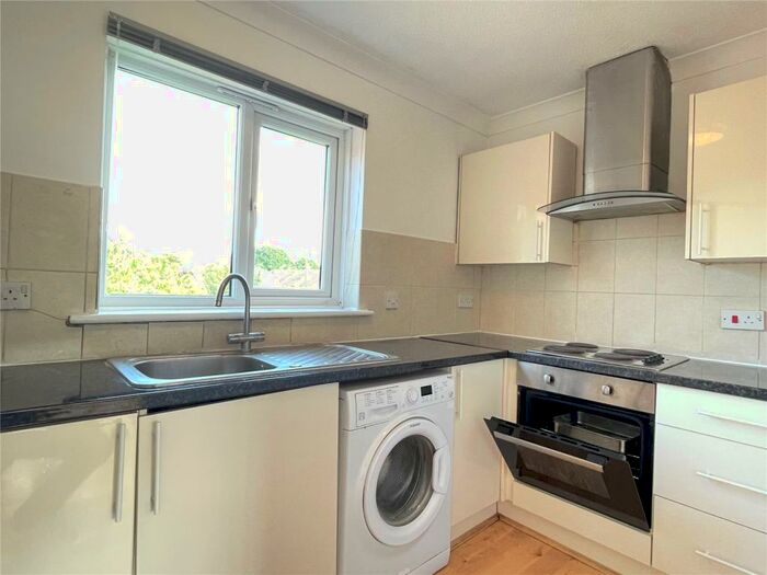 2 Bedroom Apartment To Rent In Leslie Park Road, Croydon, Surrey, CR0