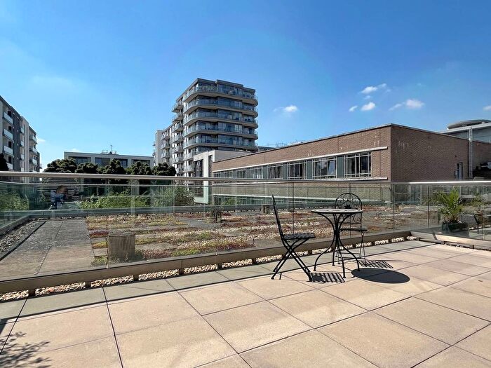 1 Bedroom Flat To Rent In Great West Quarter, Brentford, TW8