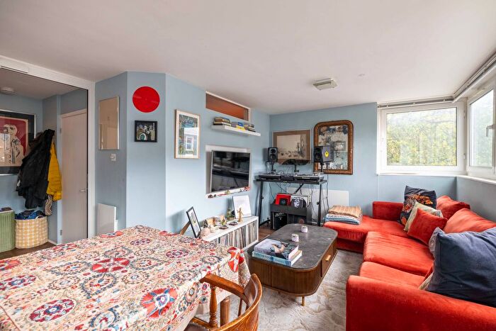 1 Bedroom Flat To Rent In Westbourne Park Road, London, W2