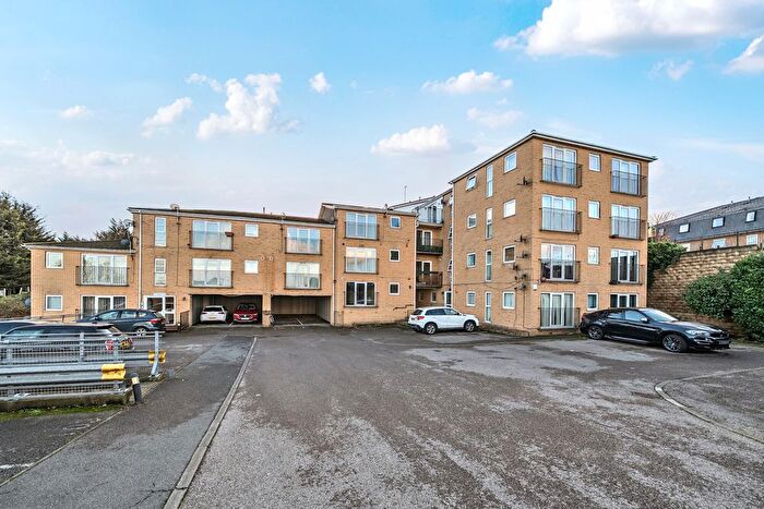 2 Bedroom Flat For Sale In Ruskin Road, Belvedere, DA17