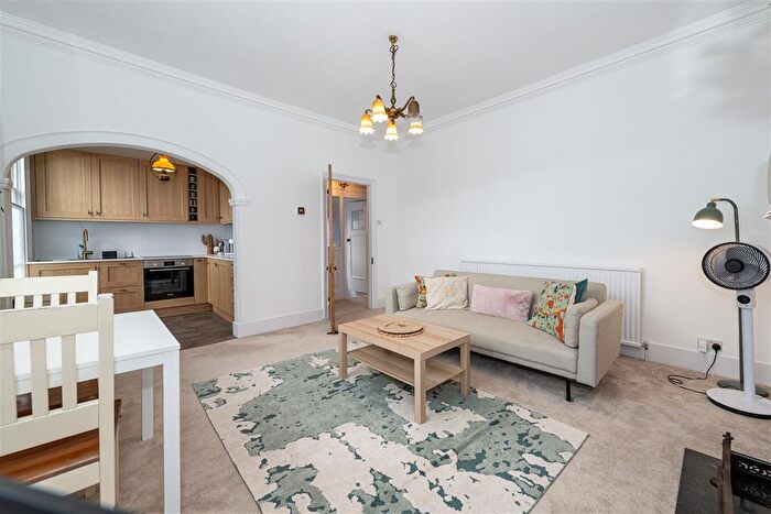 1 Bedroom Flat To Rent In Ranelagh Road, Ealing, W5