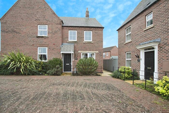 2 Bedroom Semi-Detached House For Sale In Coltsfoot Close, Rugby, CV23