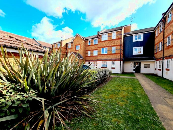 1 Bedroom Flat To Rent In Hispano Mews, Enfield, EN3