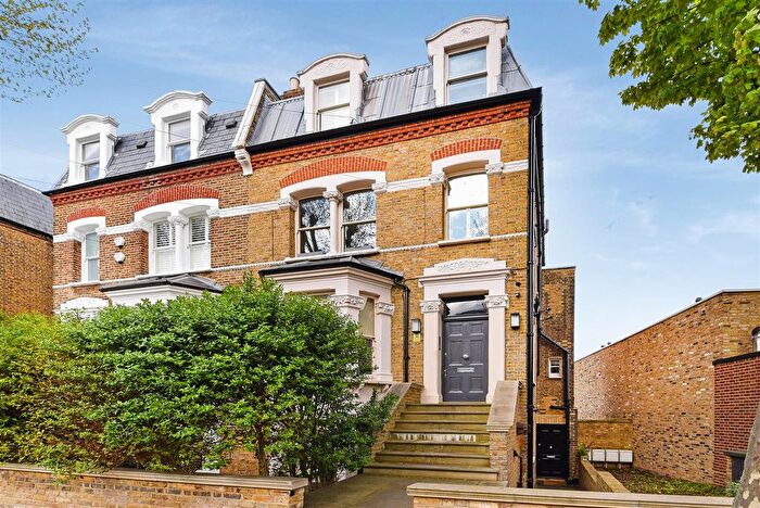 1 Bedroom Flat To Rent In Dorncliffe Road, Fulham, SW6