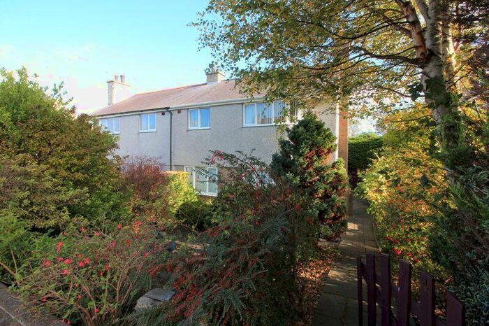 3 Bedroom Semi-Detached House For Sale In Maes Llwyn, Amlwch, LL68