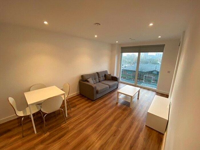 2 Bedroom Flat To Rent In The Gateway, Trafford Road, Salford, M5