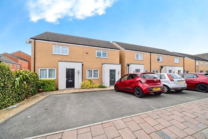 2 Bedroom End Of Terrace House For Sale In Donns Close, Patchway, Bristol, BS34