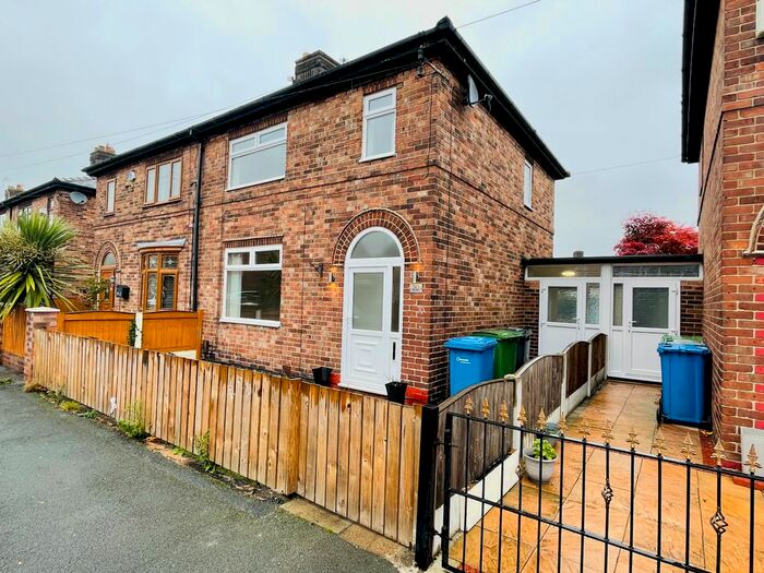 3 Bedroom Semi-Detached House To Rent In Princess Avenue, Warrington, WA1