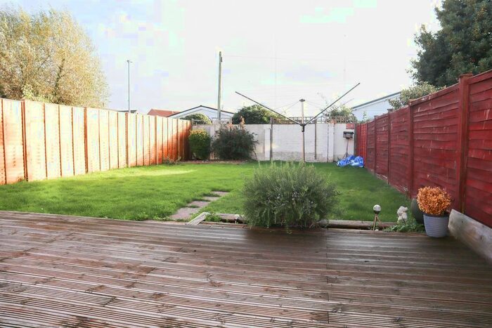 4 Bedroom Property To Rent In Braikenridge Close, Clevedon, BS21