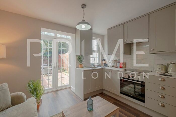 4 Bedroom Property To Rent In Kenchester Close, Nine Elms, London, SW8