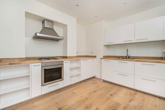 2 Bedroom Flat To Rent In Avonmore Road, London, W14