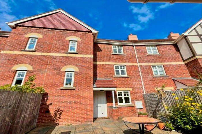 4 Bedroom Property To Rent In Chatsworth Close, Colwyn Bay, LL28