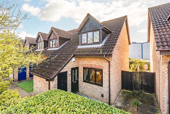 2 Bedroom Terraced House For Sale In Varsity Drive, Twickenham, TW1