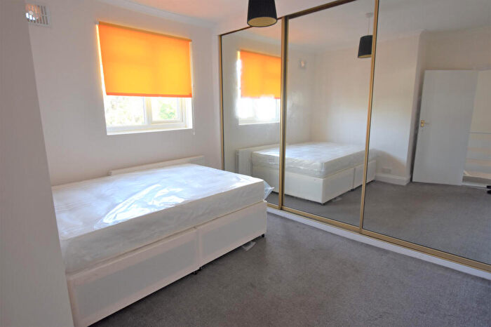 1 Bedroom Apartment To Rent In St James Road, Mitcham, CR4