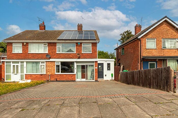 3 Bedroom Semi-Detached House For Sale In Oakdene Road, Leicester, Leicestershire, LE2