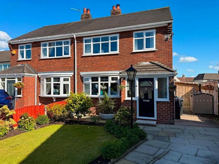 3 Bedroom Semi-Detached House For Sale In Rose Avenue, Irlam, M44