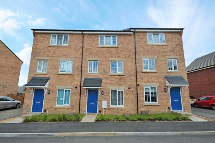 4 Bedroom Terraced House For Sale In Damselfly Road, Northampton, NN4