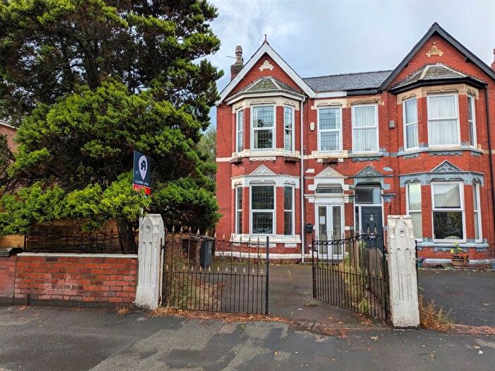 5 Bedroom Semi-Detached House For Sale In Forest Road, Southport, PR8