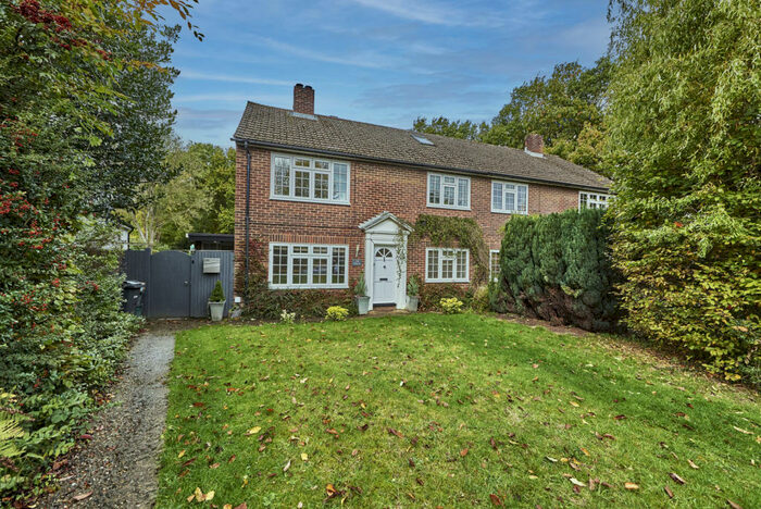 2 Bedroom Maisonette To Rent In St. Albans Road, Sandridge, St. Albans, Hertfordshire, AL4