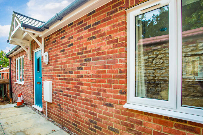 1 Bedroom Bungalow To Rent In Market Square, Buckingham, MK18