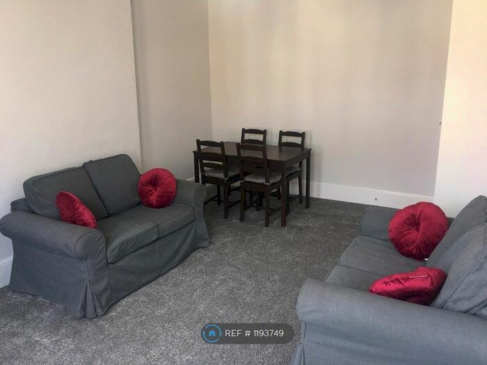 1 Bedroom Flat To Rent In Lower Addiscombe Road, Croydon, CR0