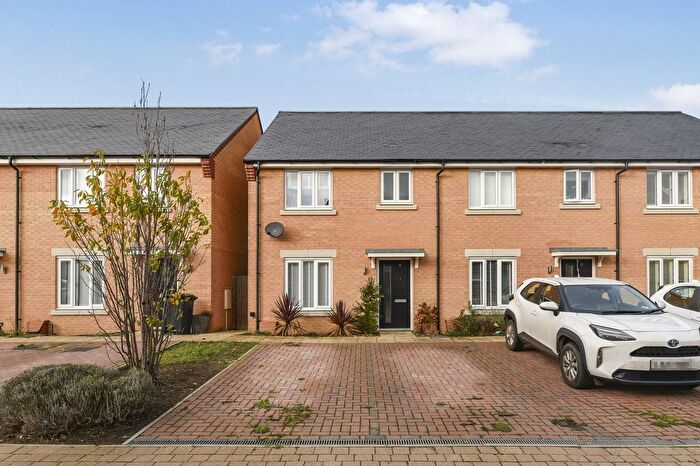 3 Bedroom End Terrace House For Sale In Wilson Close, Biggleswade, SG18
