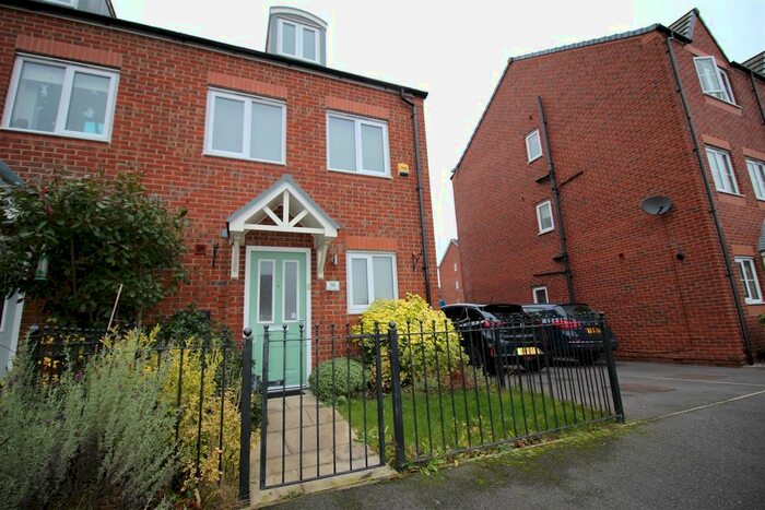 3 Bedroom Semi-Detached House To Rent In Newlove Avenue, St. Helens, WA10