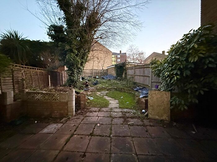 3 Bedroom Terraced House To Rent In Foxborough Gardens, Brockley, London, SE4