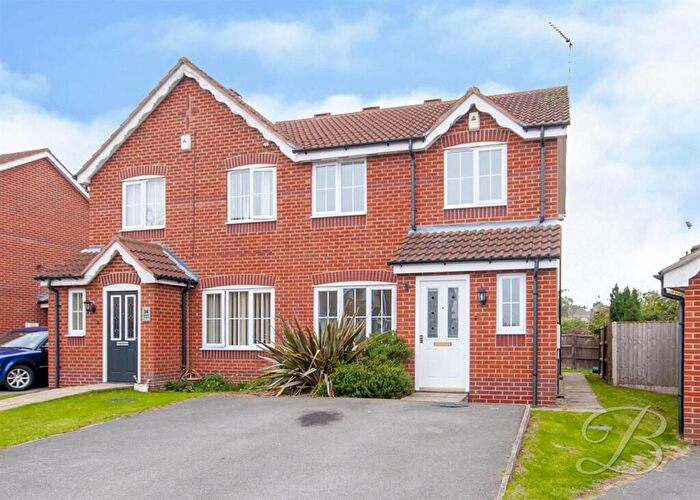 3 Bedroom Semi Detached House For Sale In Nelson Close, Mansfield, NG19