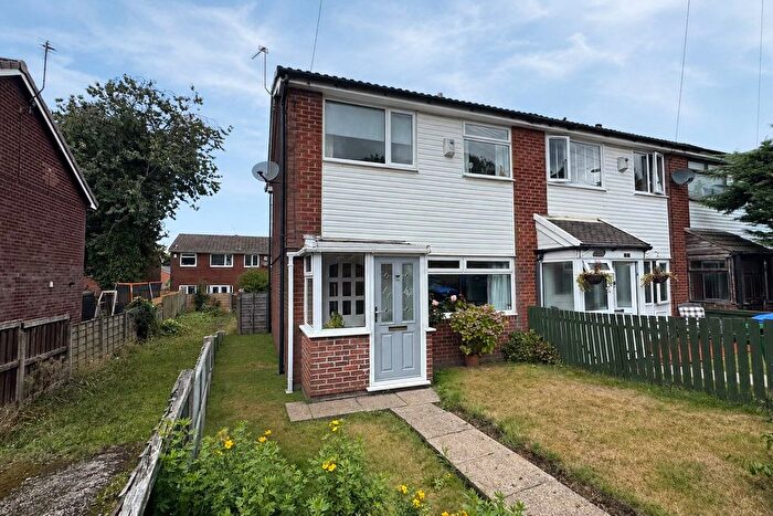 3 Bedroom End Of Terrace House For Sale In North Parade, Newhey, Rochdale, Greater Manchester, OL16