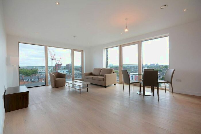 2 Bedroom Flat To Rent In Rodney Road, Elephant And Castle, London, SE17