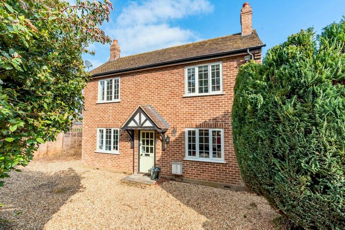 3 Bedroom Cottage For Sale In Lower Gustard Wood, Wheathampstead, St. Albans, Hertfordshire, AL4