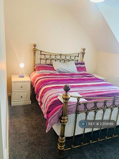 1 Bedroom Flat To Rent In Oak Tree Lane, Leeds, LS14