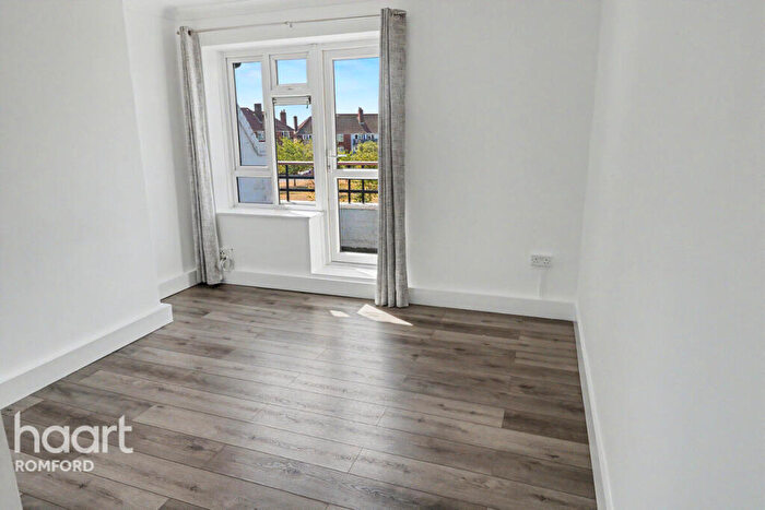 1 Bedroom Flat To Rent In Kingsbridge Circus, Romford, RM3