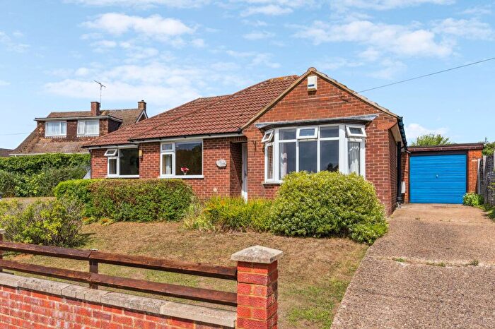 3 Bedroom Detached Bungalow For Sale In Edgecote Close, Caddington, LU1