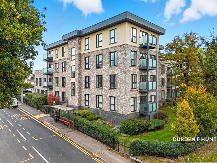 1 Bedroom Apartment To Rent In Newmans Lane, Loughton, IG10